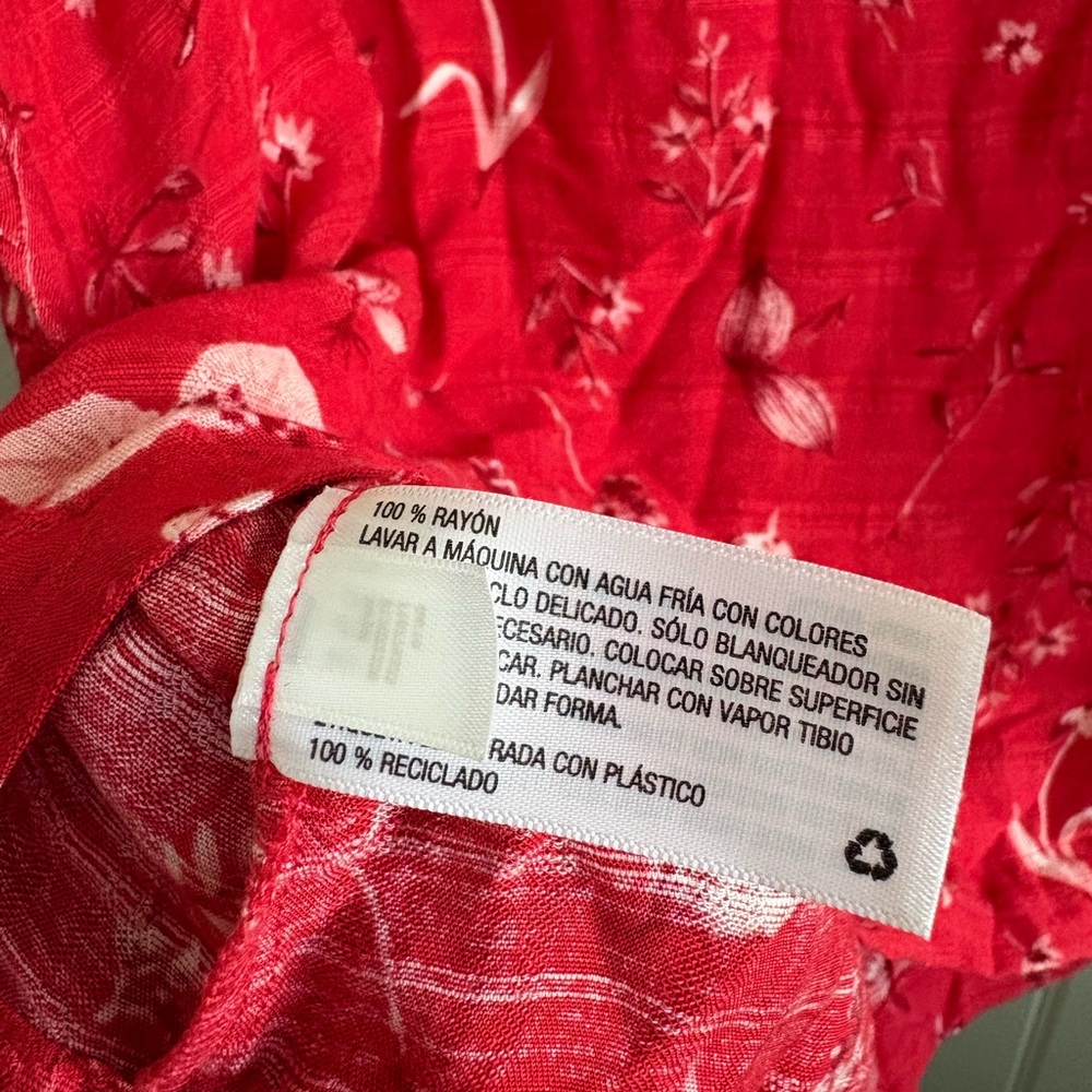 Universal Thread Red Floral Top - Picture 4 of 4